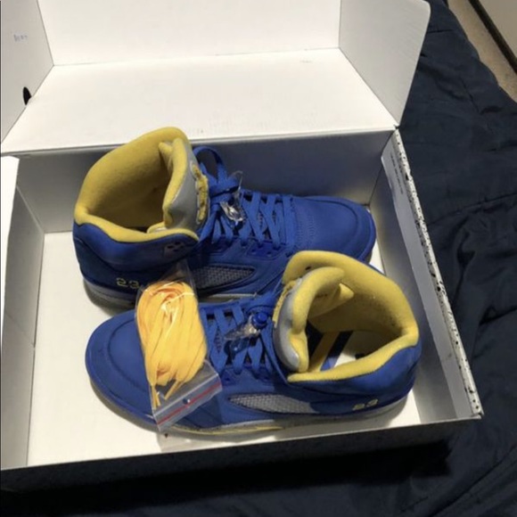 MICHAEL JORDAN RETRO 5 BLUE & YELLOW. SIZE 10 1/2 - Picture 3 of 5